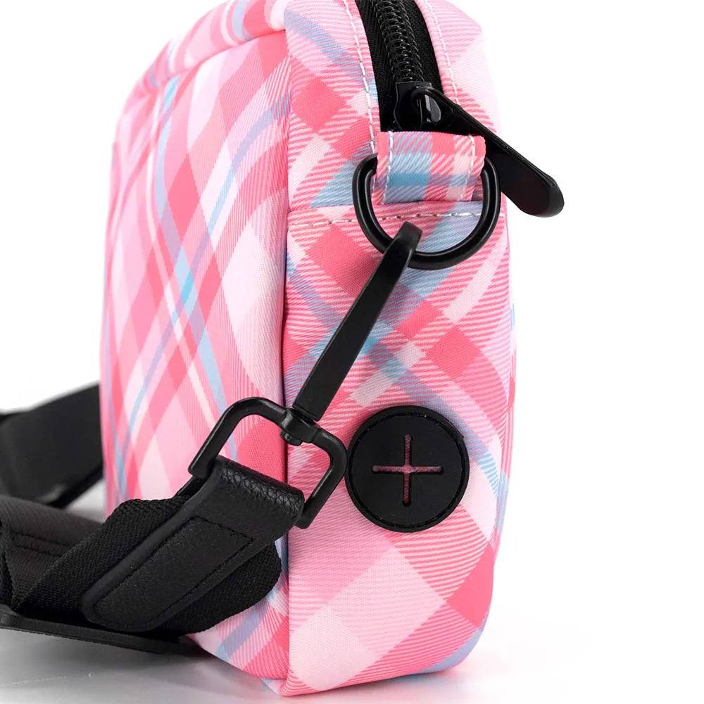 Dog Treat Pouch Waterproof Pet Training Treat Pouch Built-in Poop Bag Dispenser with Adjustable Shoulder Strap for Training
