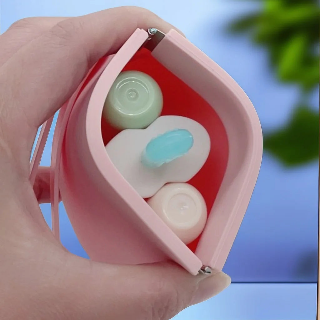 Silicone Dog Treat Bag Mini Portable Pet Snack Pouch with Auto Close Feature Dog Treat Pouch Pocket for Travel or Outdoor Use